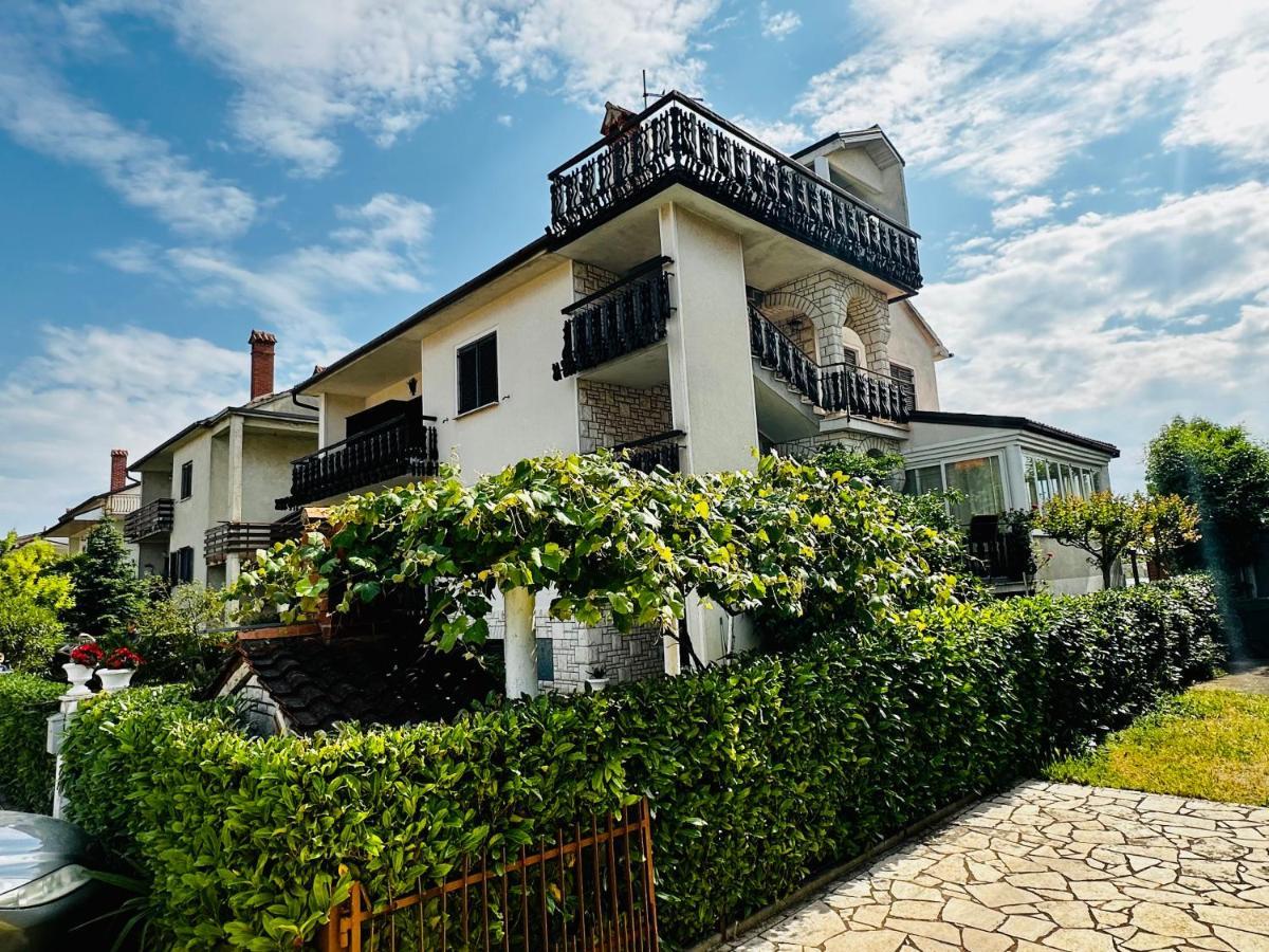 Appartement Casa Blanca à Umag Extérieur photo